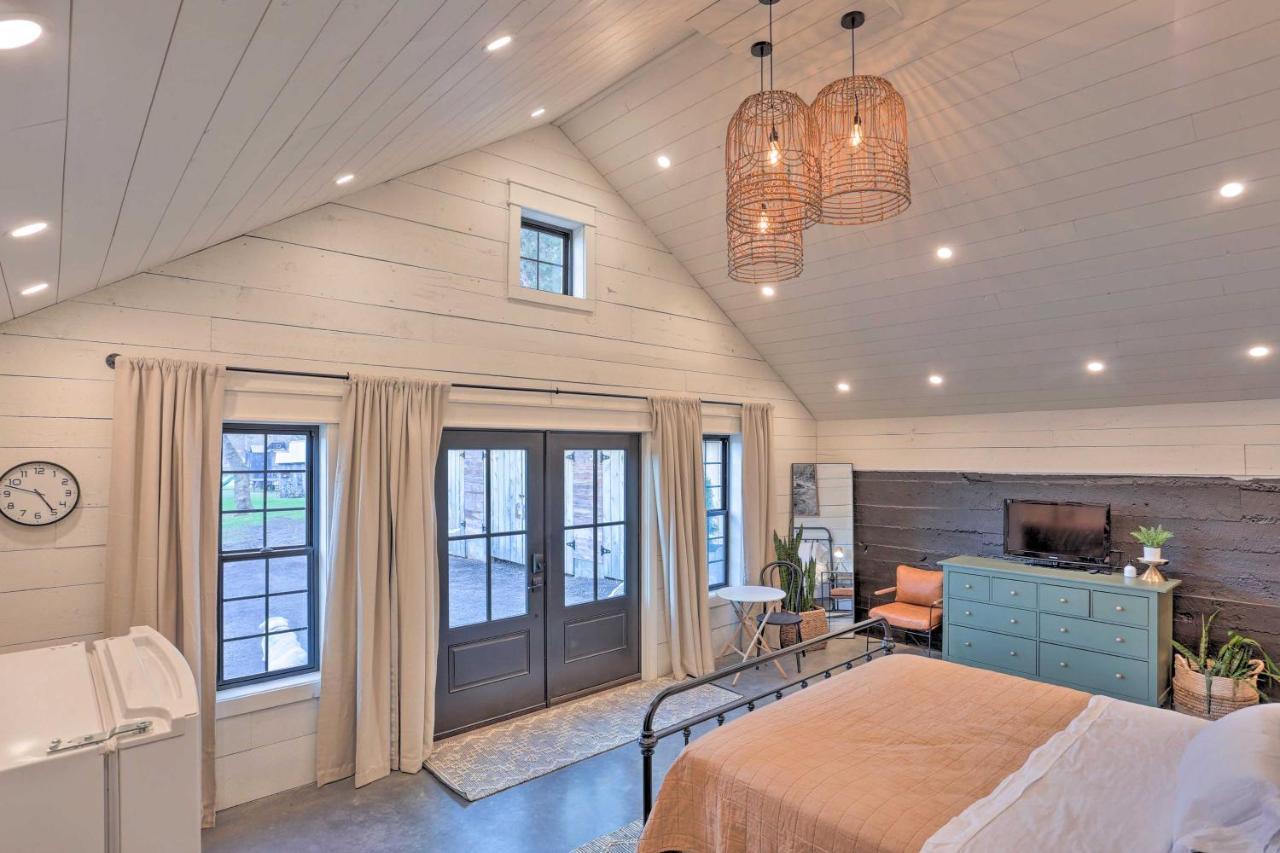 Rustic Rapid City Farmhouse With Mountain Views Exteriér fotografie