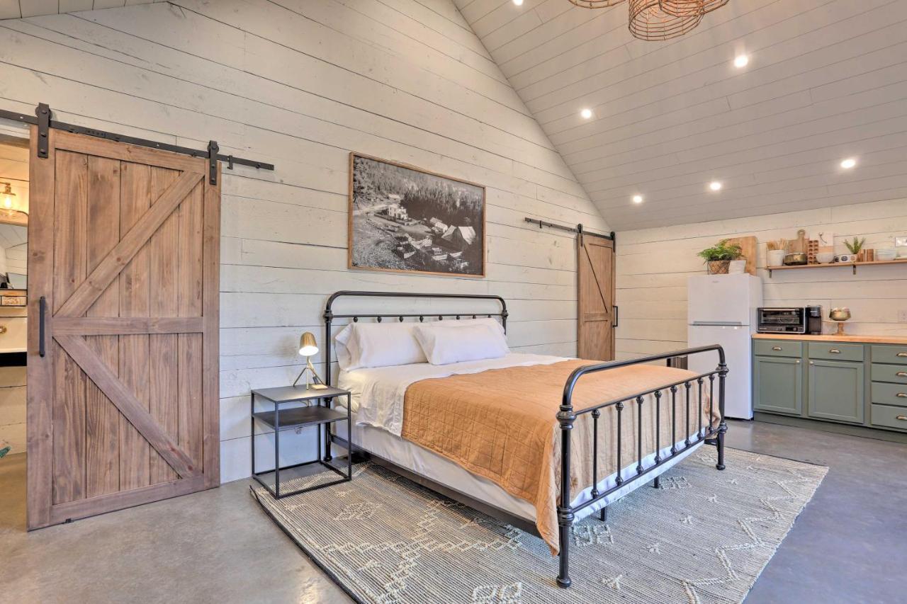 Rustic Rapid City Farmhouse With Mountain Views Exteriér fotografie