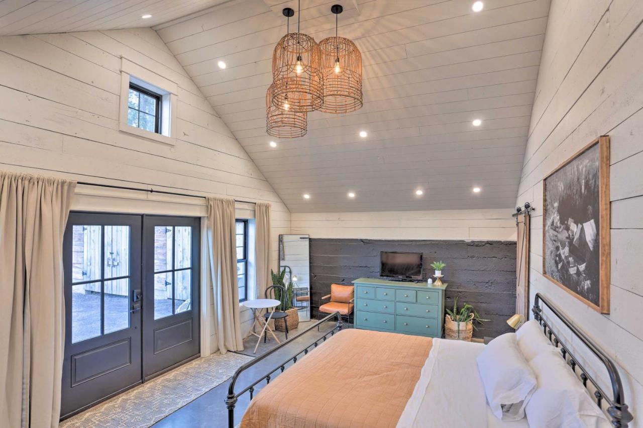 Rustic Rapid City Farmhouse With Mountain Views Exteriér fotografie